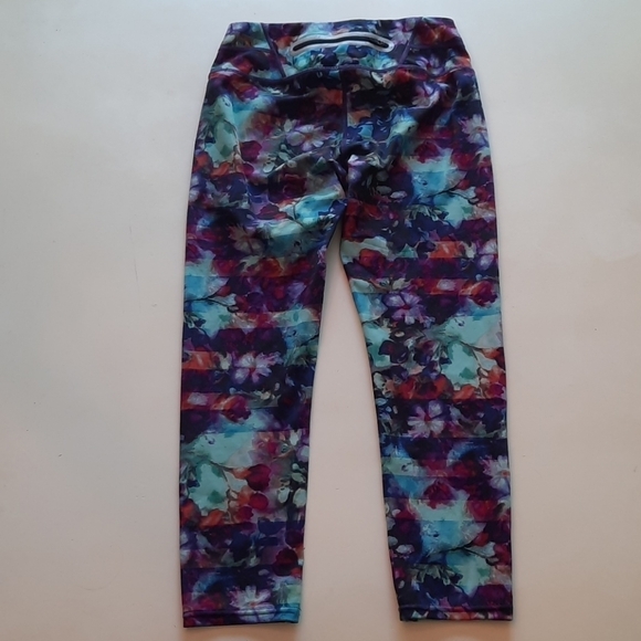 Athleta extra small Floral Fade Sonar crop legging - Picture 3 of 10
